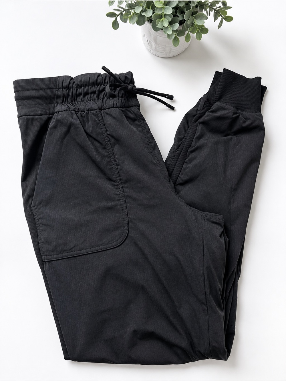 Lululemon Beyond the Studio Jogger Black Size 10